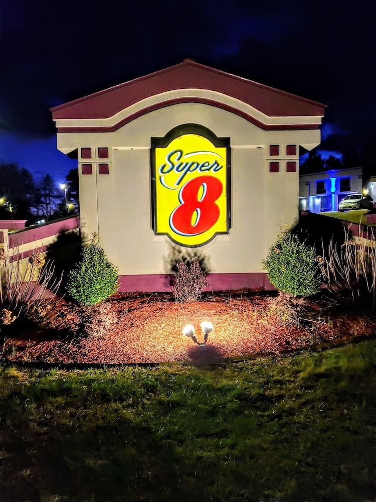 Super 8 By Wyndham West Greenwich/Providence Exterior photo