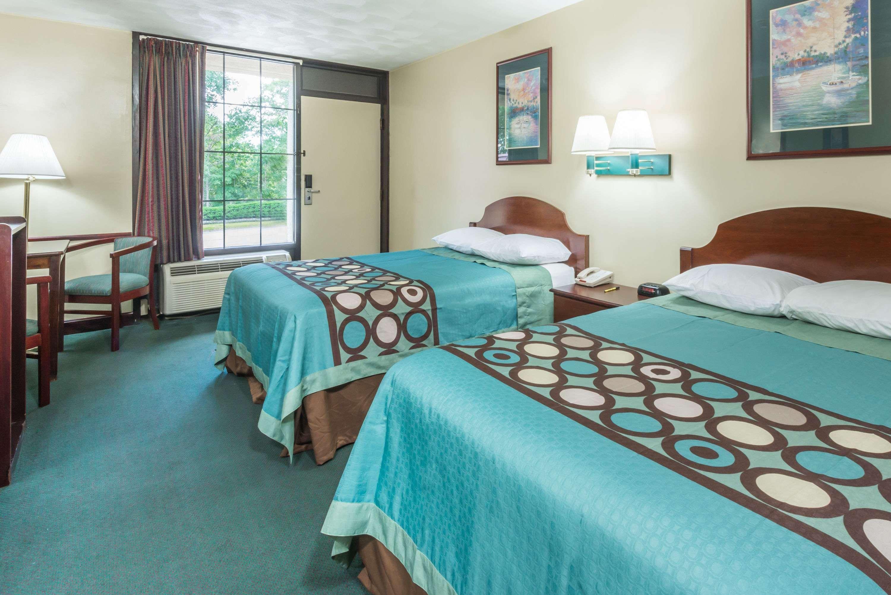 Super 8 By Wyndham West Greenwich/Providence Exterior photo